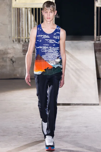 Look 38